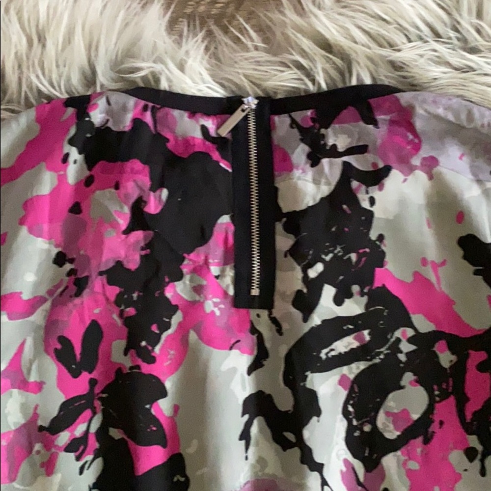 S/S Abstract Blouse - Picture 5 of 5
